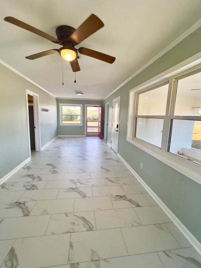 Building Photo - 1337 Broad St