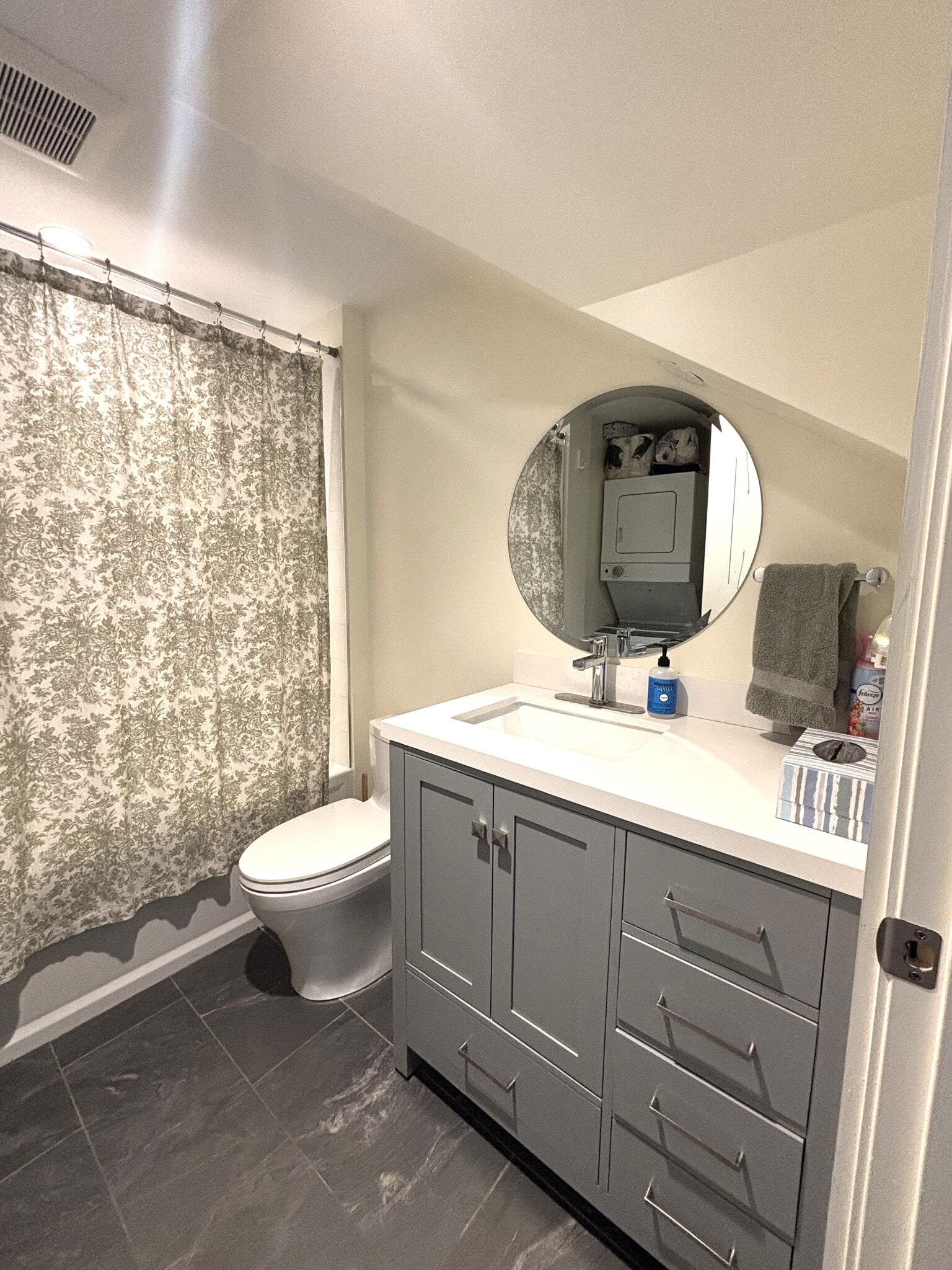 Laundry in bathroom - 38 Ladds Ln