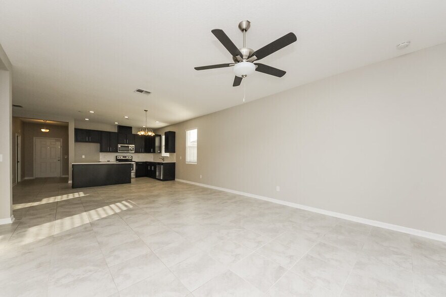 Building Photo - 2743 Creekmore Ct
