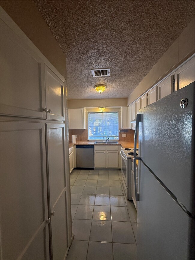 Building Photo - 5207 Sweetwind Ln