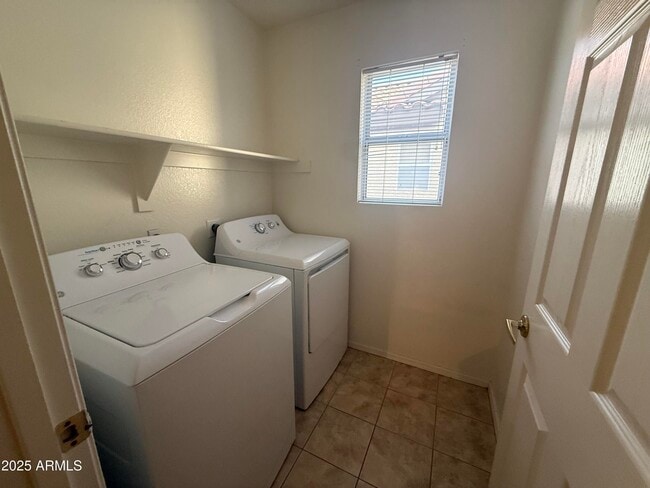 Building Photo - 6681 W Megan St