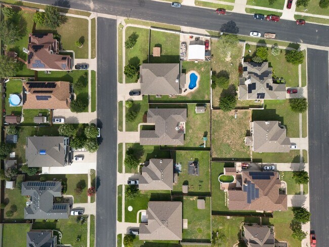 Building Photo - White Rock Estates