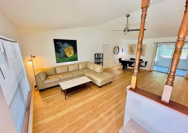 Building Photo - 104 Hartwood St