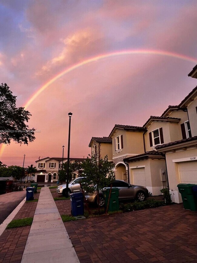 Building Photo - 5534 NW 27th Pl