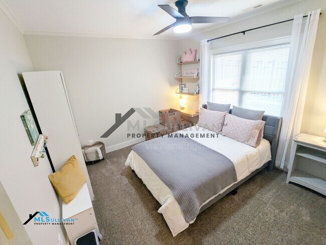 Building Photo - 2975 Carolyn Dr