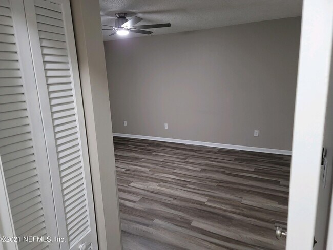 Building Photo - 5553 Greatpine Ln S