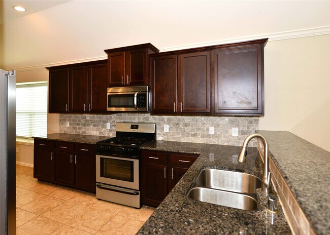 Building Photo - 6818 Rambling Manor Ct