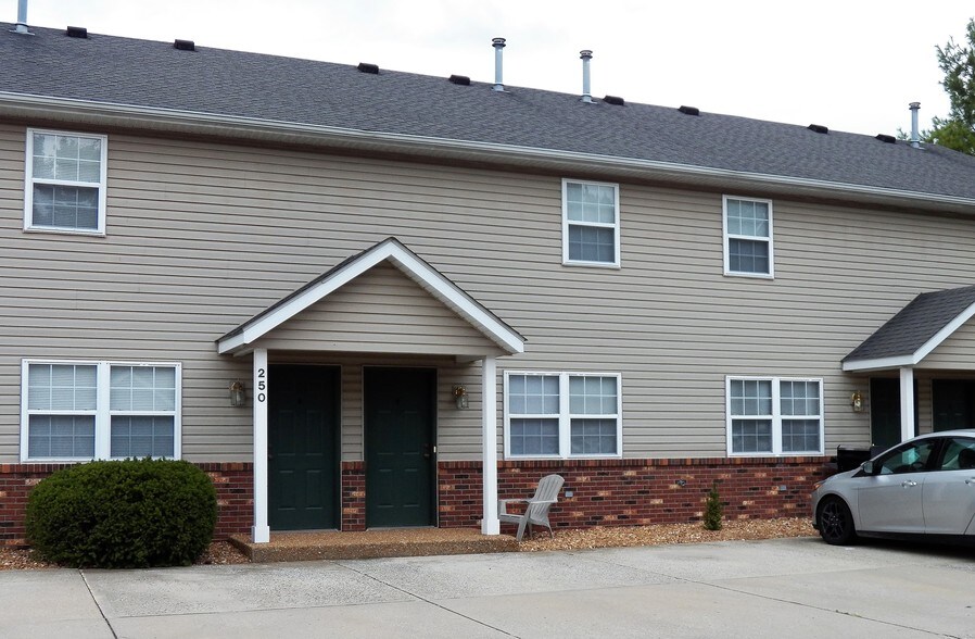 Building/front - 262 W Main St