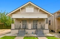 Building Photo - 2562 N Galvez St