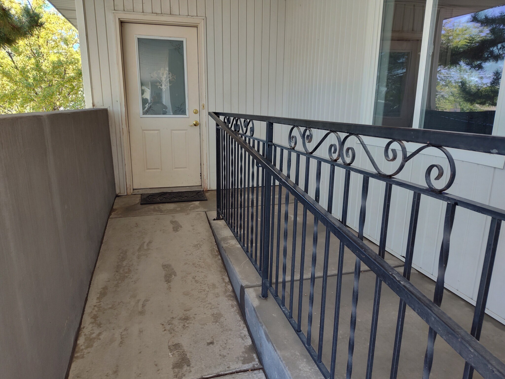 Building Photo - 280 E 400 S