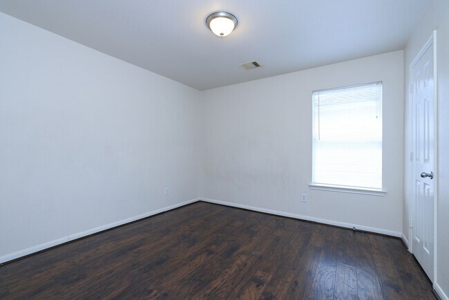 Building Photo - 12054 Mallard Stream Ct