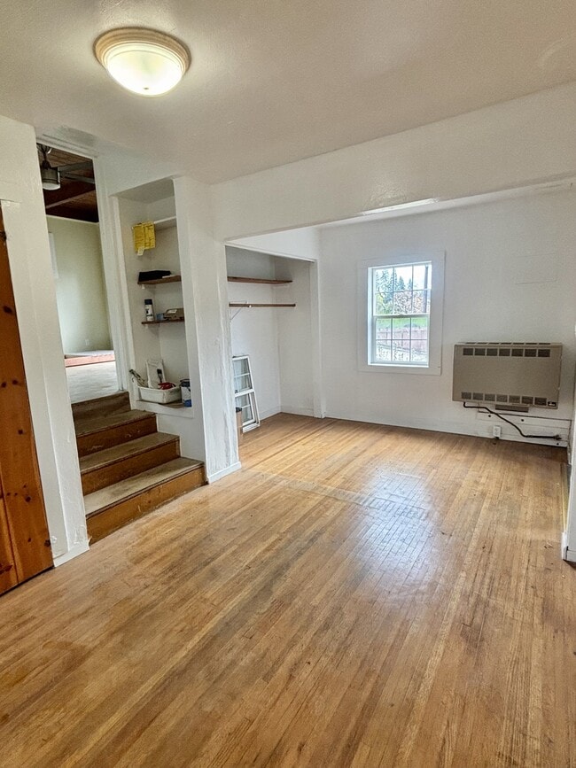 Building Photo - 668 S Auburn St