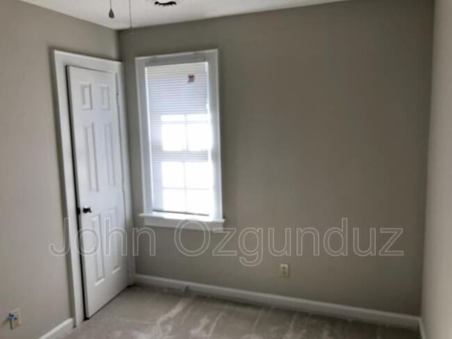 Building Photo - 2809 Broadlands Dr