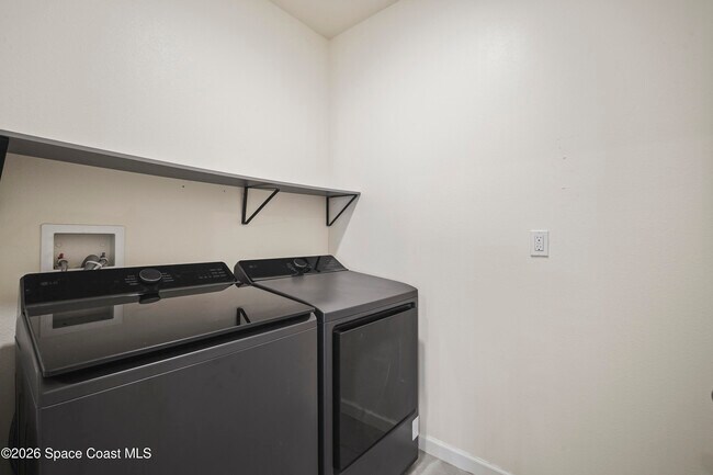Building Photo - 1065 Dugan CIR SE