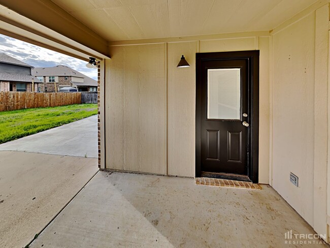 Building Photo - 2021 Bay Laurel Dr