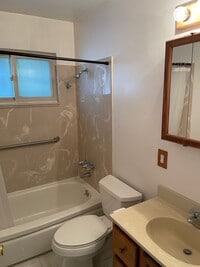Building Photo - 3357 Treehaven Dr