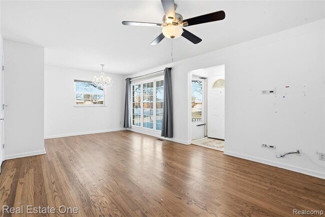 Building Photo - 6341 N Charlesworth St