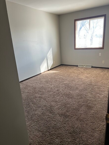 Building Photo - 3325 Kimball Rd