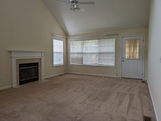 Building Photo - Spacious Home in Longhill Gate