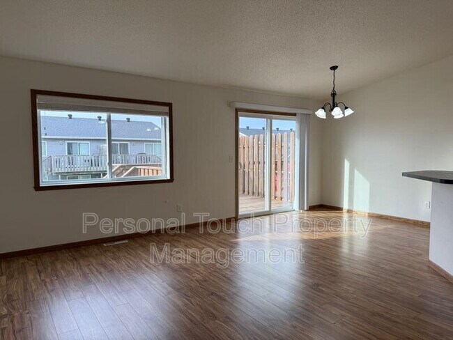 Building Photo - 2580 5th St W