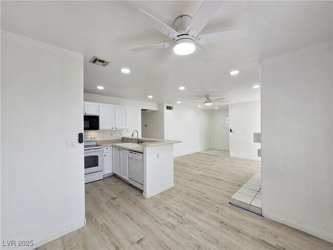 Building Photo - 2972 Juniper Hills Blvd