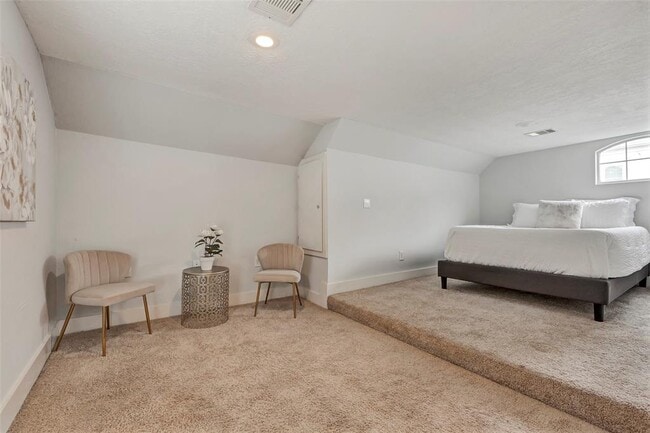 Building Photo - 615 Allston St