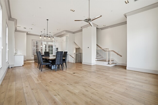 Building Photo - 19 Robita St