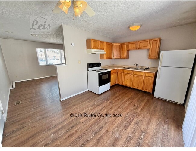 Building Photo - 1112 Skylark Dr