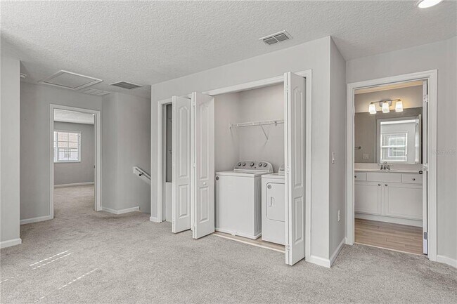 Building Photo - 2875 Narcoossee Cmns Wy