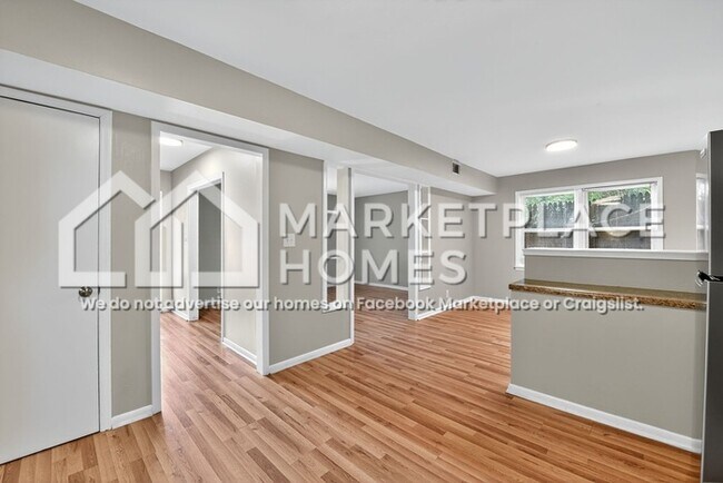 Building Photo - 427 Whispering Pines Dr