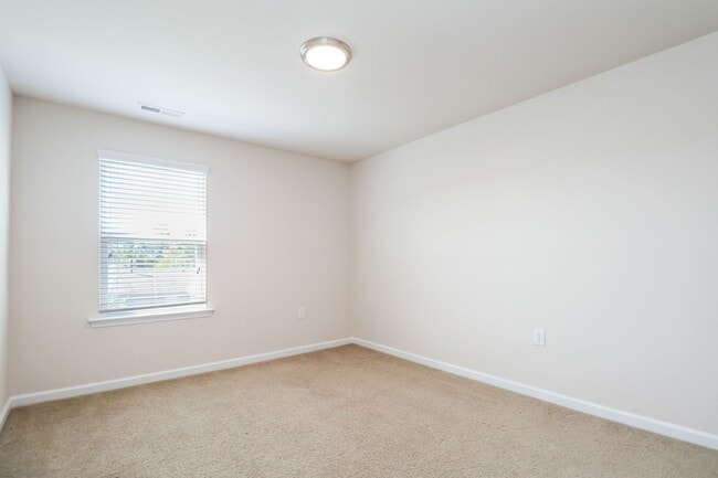 Building Photo - Stunning 4BD, 3BA Cary Home in Prime Locat...