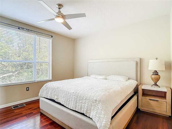 Building Photo - 3133 Bayshore Oaks Dr