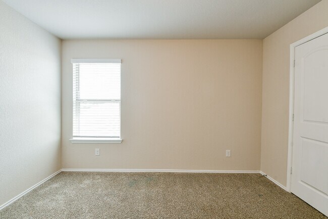 Building Photo - 16744 Lonely Pines Dr