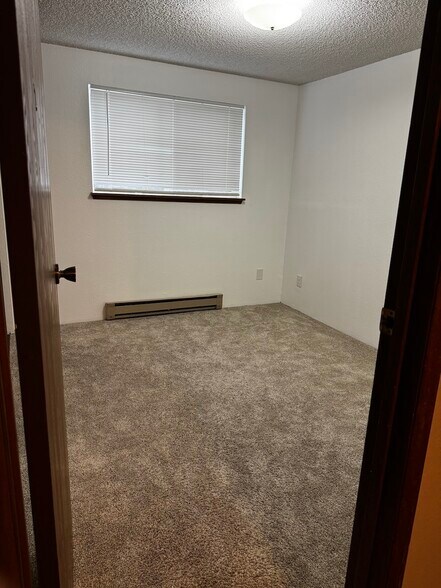 Building Photo - 820 Cady Rd