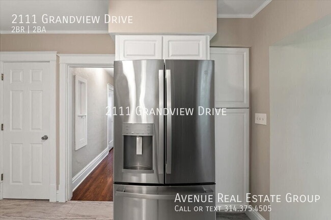 Building Photo - 2111 Grandview Dr