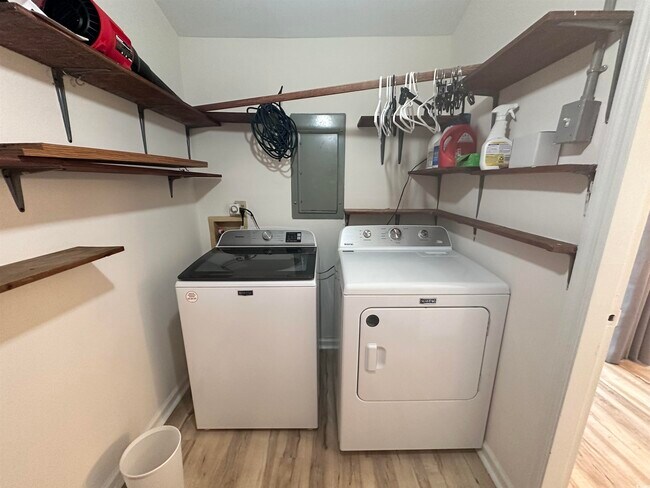 Building Photo - 5165 Inlet Garden Ct