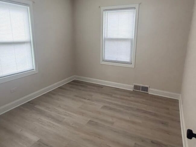 Building Photo - 910 Cleary Ave