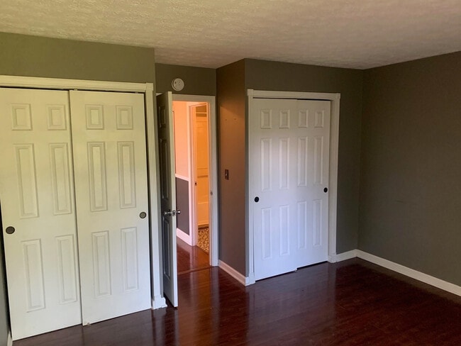 Building Photo - 4243 Briarwood Dr