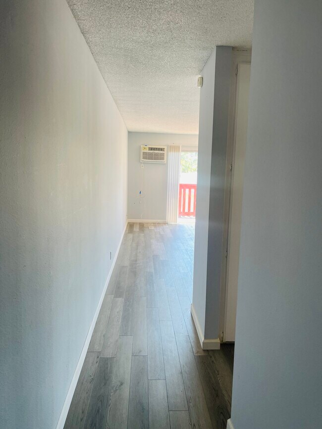 Building Photo - 17082 Chatsworth St