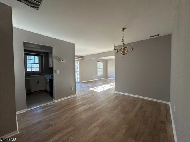 Building Photo - 95 Jamestown Rd