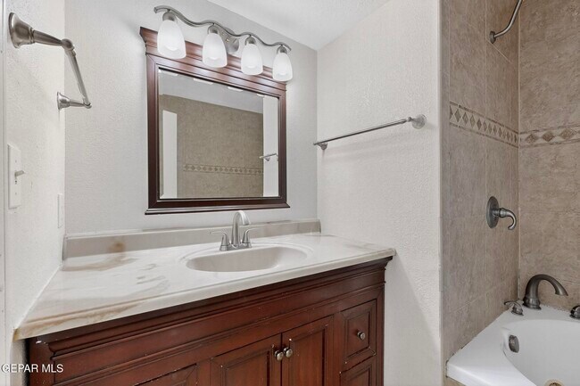 Building Photo - 1509 Lost Padre Mine Dr