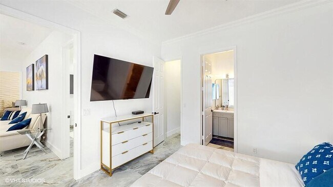 Building Photo - 15700 Carrera Ln
