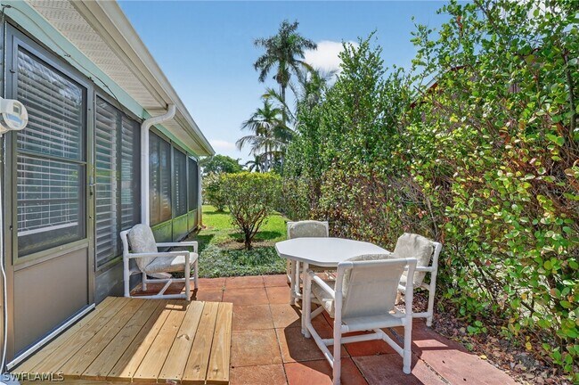 Building Photo - 1189 6th Ln N