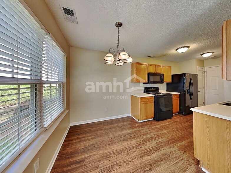 Building Photo - 3134 Marcony Way