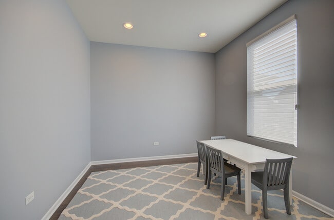 Building Photo - 15728 Brookshore Dr
