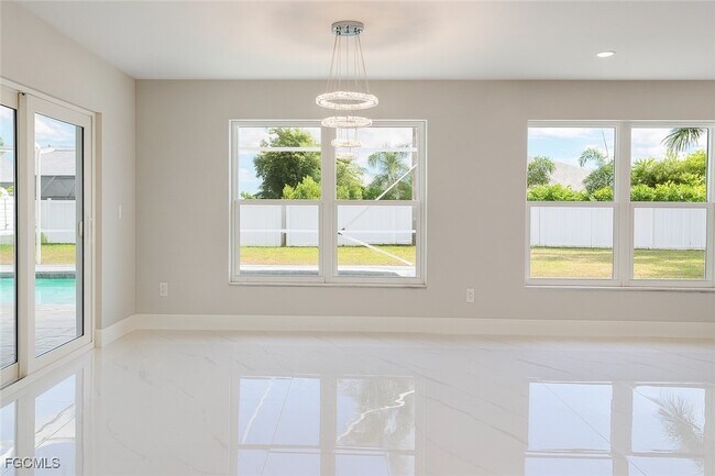 Building Photo - 2210 SE 27th Terrace