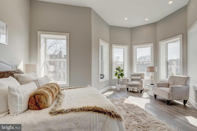 Building Photo - Stunning End-Rowhouse 4/Bedrooms, 4.5 Baths, in Shaw/Truxton Circle – Bathed in Natural Light!