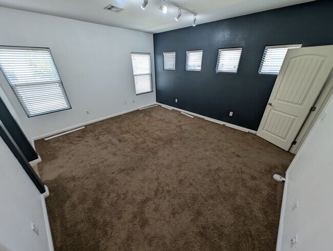 Building Photo - 3719 Gilmore Creek St