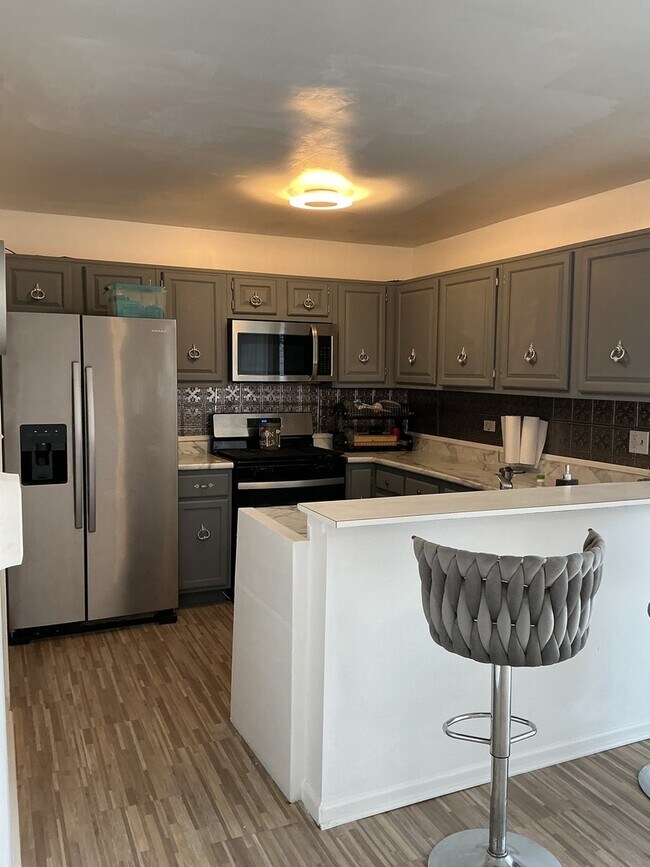 Building Photo - 2333 Windsor Ln