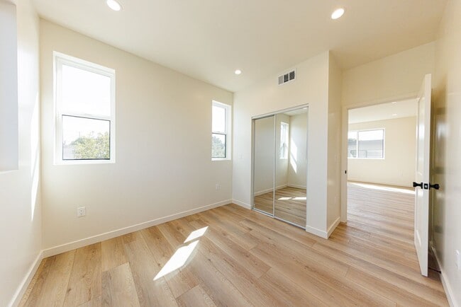 Building Photo - LUXURY in Prime Culver City